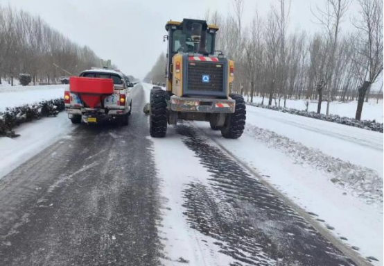 河北威县:多部门积极应对降雪天气_fororder_1_3_河北威县:多部门积极应对降雪天气241