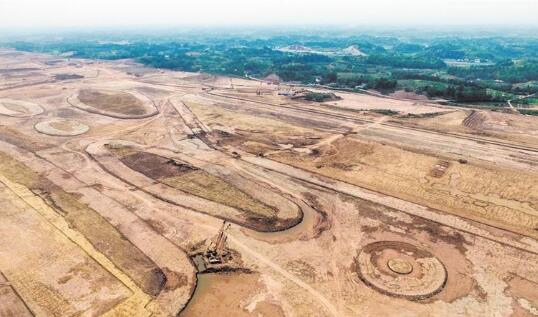 （焦点图，导航成都，移动端轮播图）天府国际机场建设正酣 “太阳神鸟”雏形初现