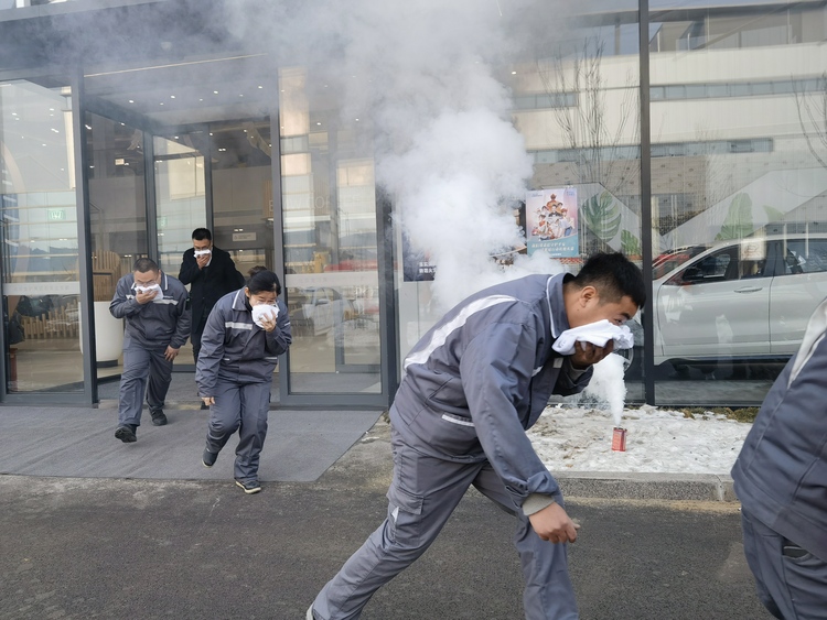 防患于未“燃”——石家庄市裕华区消防救援大队联合多部门开展实战化应急疏散演练活动_fororder_1