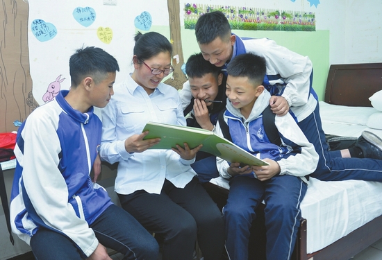 （焦点图，导航成都，移动端）一别九载 泪目相认 山东妈妈用海螺唤回四川儿子海的记忆