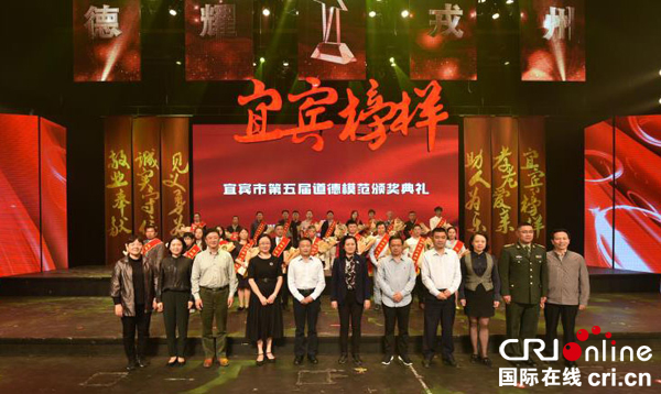 图片默认标题_fororder_合影留念--摄影张勇