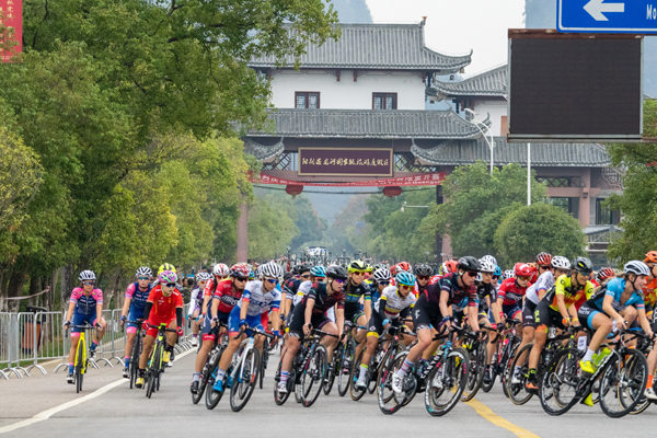 【供稿待审】2019环广西公路自行车世巡赛在桂林谢幕（焦点图）