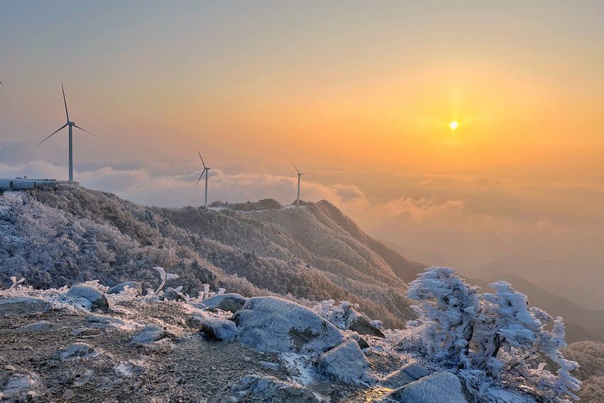 【原创】信阳市新县:雪后初霁 美若仙境_fororder_雪景、山川、云海、阳光交相辉映(胡静泓 摄 )