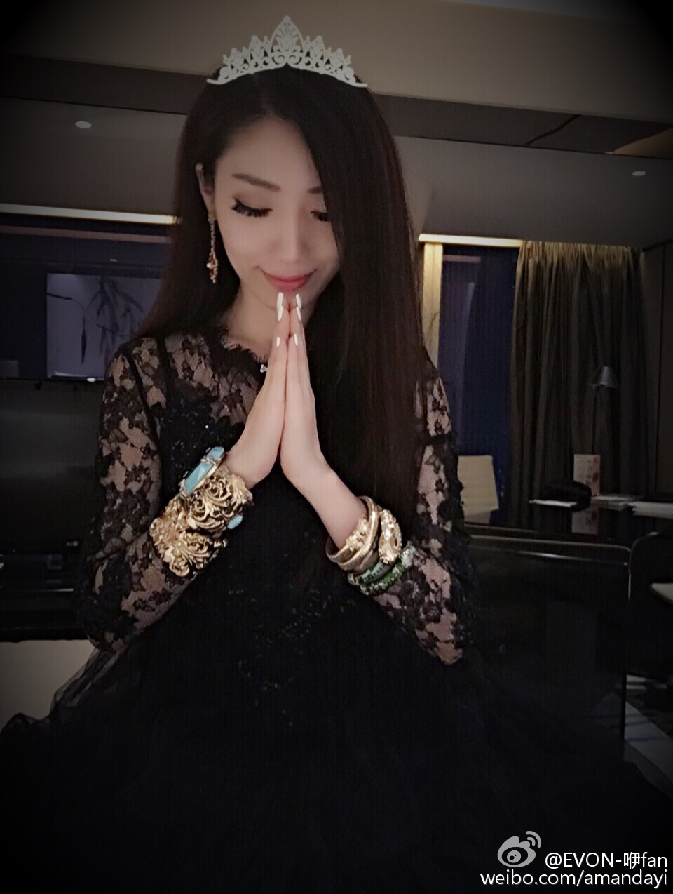 李帅美妻收生日礼物赞老公:你真是泡妞神器