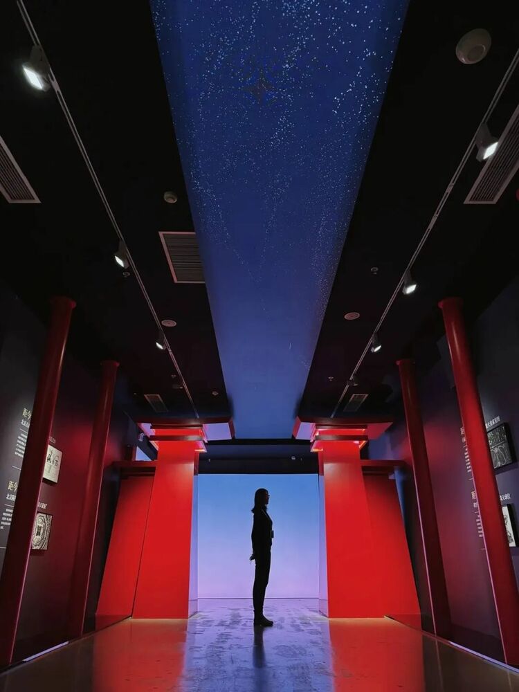 从“李白诗意”到“航天星海” 沉浸式艺术展带来多元体验! 从“李白诗意”到“航天星海” 沉浸式艺术展带来多元体验!