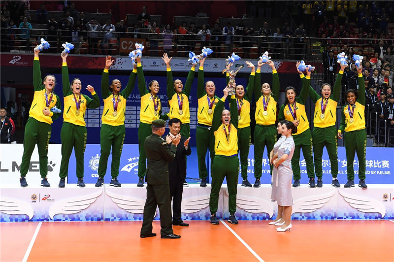 「人民网」军运会：女排获亚军 观众齐呼“中国女排，你们最
