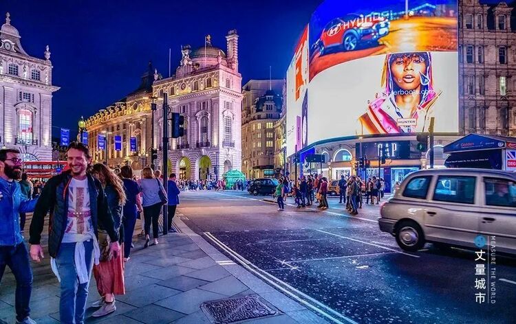 City walk还能带动消费?看街区重塑如何激活城市商圈 City walk还能带动消费?看街区重塑如何激活城市商圈