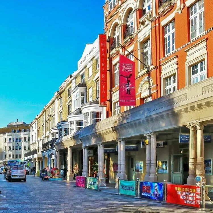 City walk还能带动消费?看街区重塑如何激活城市商圈 City walk还能带动消费?看街区重塑如何激活城市商圈