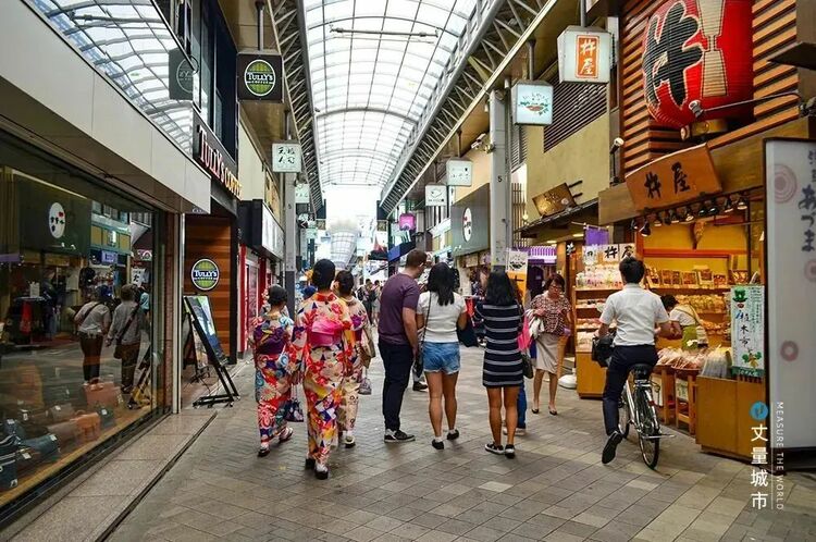 City walk还能带动消费?看街区重塑如何激活城市商圈 City walk还能带动消费?看街区重塑如何激活城市商圈