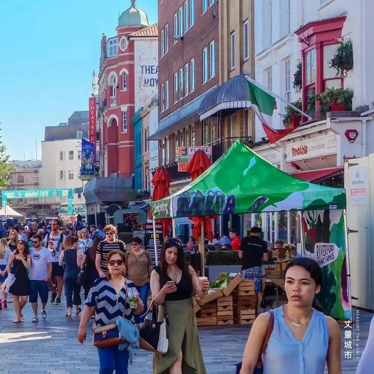 City walk还能带动消费?看街区重塑如何激活城市商圈 City walk还能带动消费?看街区重塑如何激活城市商圈