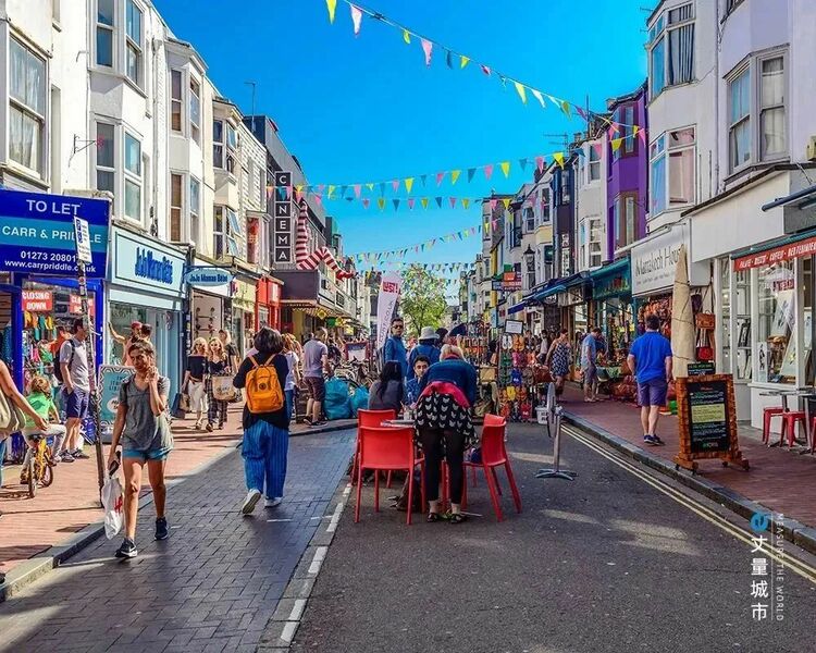 City walk还能带动消费?看街区重塑如何激活城市商圈 City walk还能带动消费?看街区重塑如何激活城市商圈