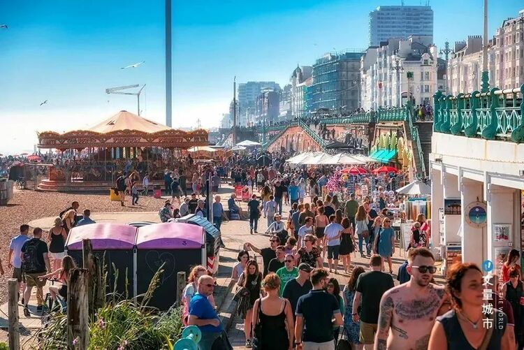 City walk还能带动消费?看街区重塑如何激活城市商圈 City walk还能带动消费?看街区重塑如何激活城市商圈