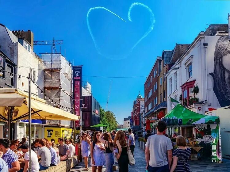 City walk还能带动消费?看街区重塑如何激活城市商圈 City walk还能带动消费?看街区重塑如何激活城市商圈