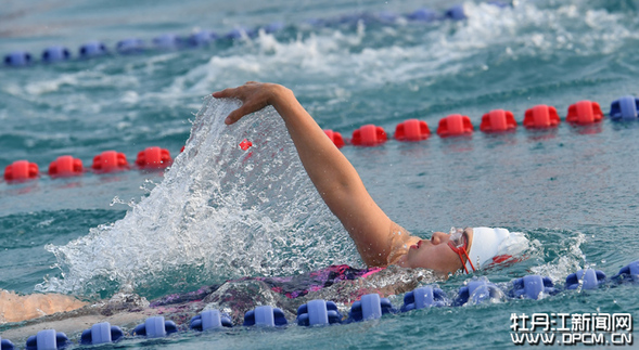 牡丹江冬泳代表队在全国冬泳锦标赛上摘金夺银