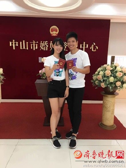 苏炳添结婚女友年轻漂亮 晒求婚照结婚照