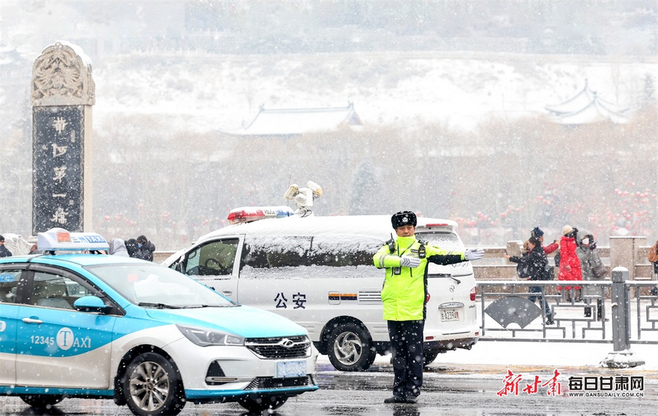 兰州:小年雪打灯 金城年味浓_fororder_4