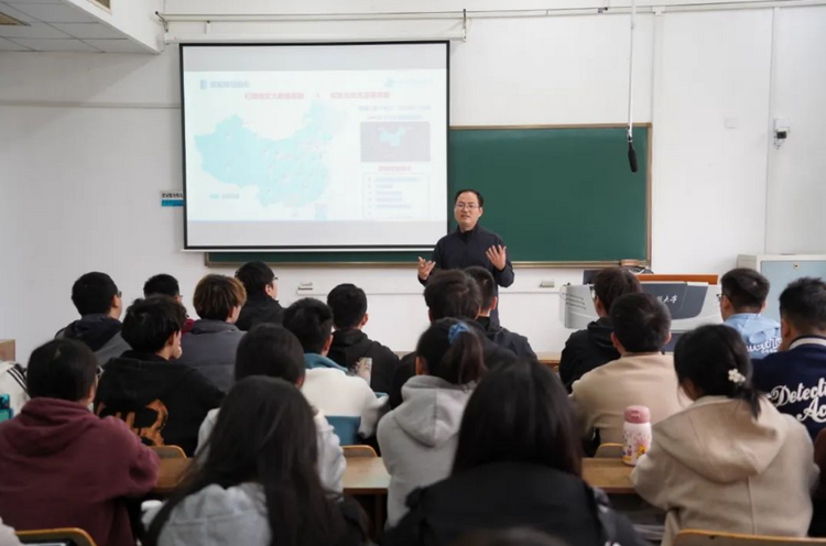 【福见惠安·乡贤有为】柯福阳:科研的追“光”者 创新的引路人