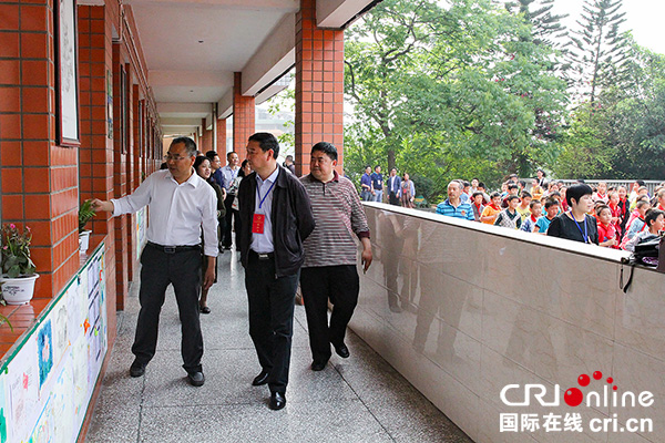 图片默认标题_fororder_视察现场