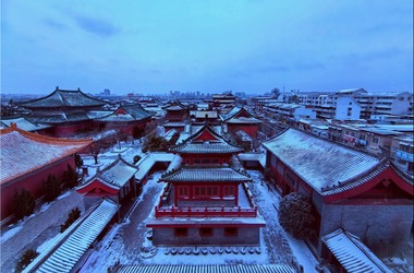 河南开封：雪后游园