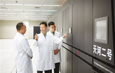 「人民日报」国防科技大学计算机研究所所长肖立权——探索灿烂的