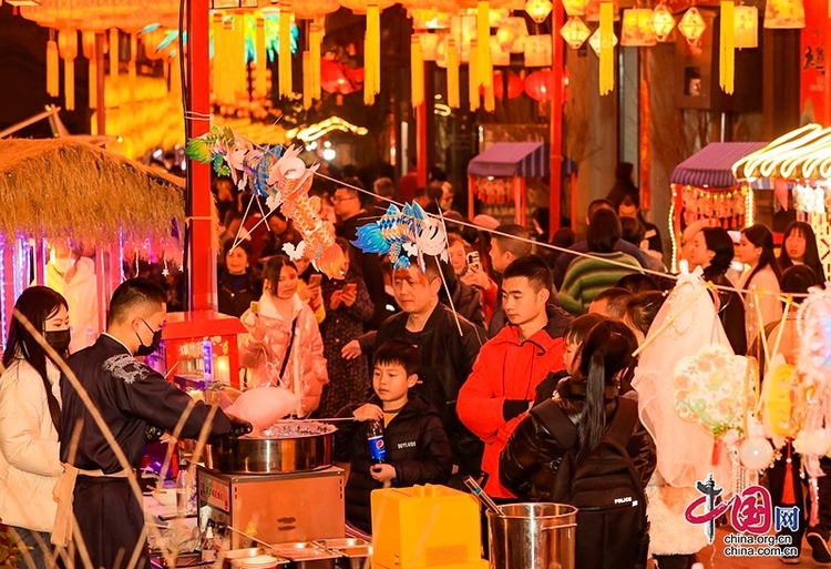 （转载）自贡市自流井区春节活动丰富多彩 吸引八方游客共庆佳节