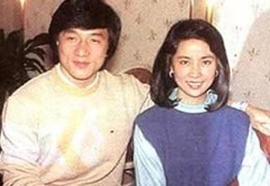 62岁成龙妻子林凤娇罕见年轻照 名气不输林青