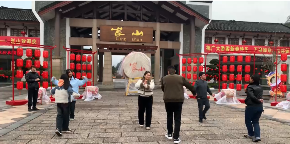 湖南新宁:烧烤店里的“石榴情”_fororder_图片6