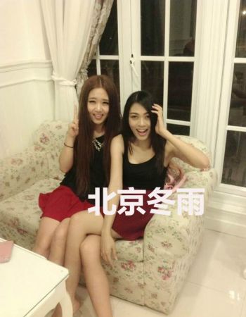 李连杰的四个女儿照片曝光：与前妻之女颜值高