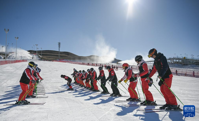 “十四冬”激发内蒙古冰雪新动能 “十四冬”激发内蒙古冰雪新动能