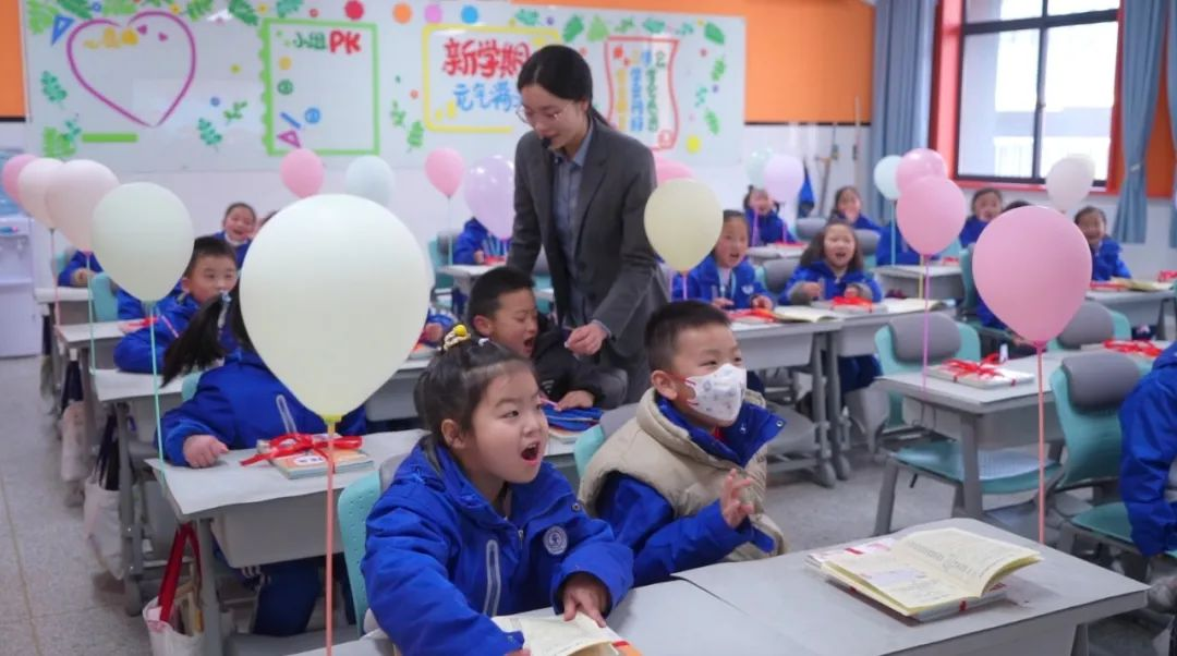 【镜观陕西】热辣滚烫 陕西各地开学第一课“龙”重登场_fororder_微信图片_20240227141901