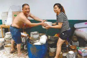 四川一男子骂妻子&quot;锤子&quot; 却引来无数网友的称赞