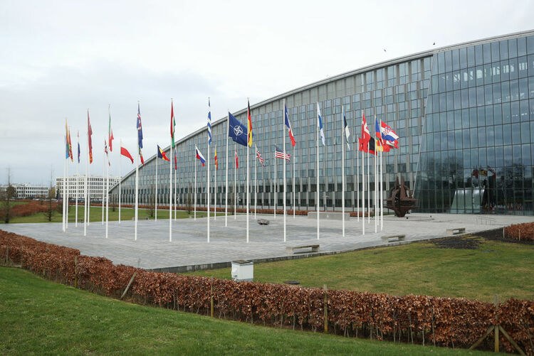 观天下·俄乌冲突丨不排除派兵乌克兰?马克龙为何打破禁忌