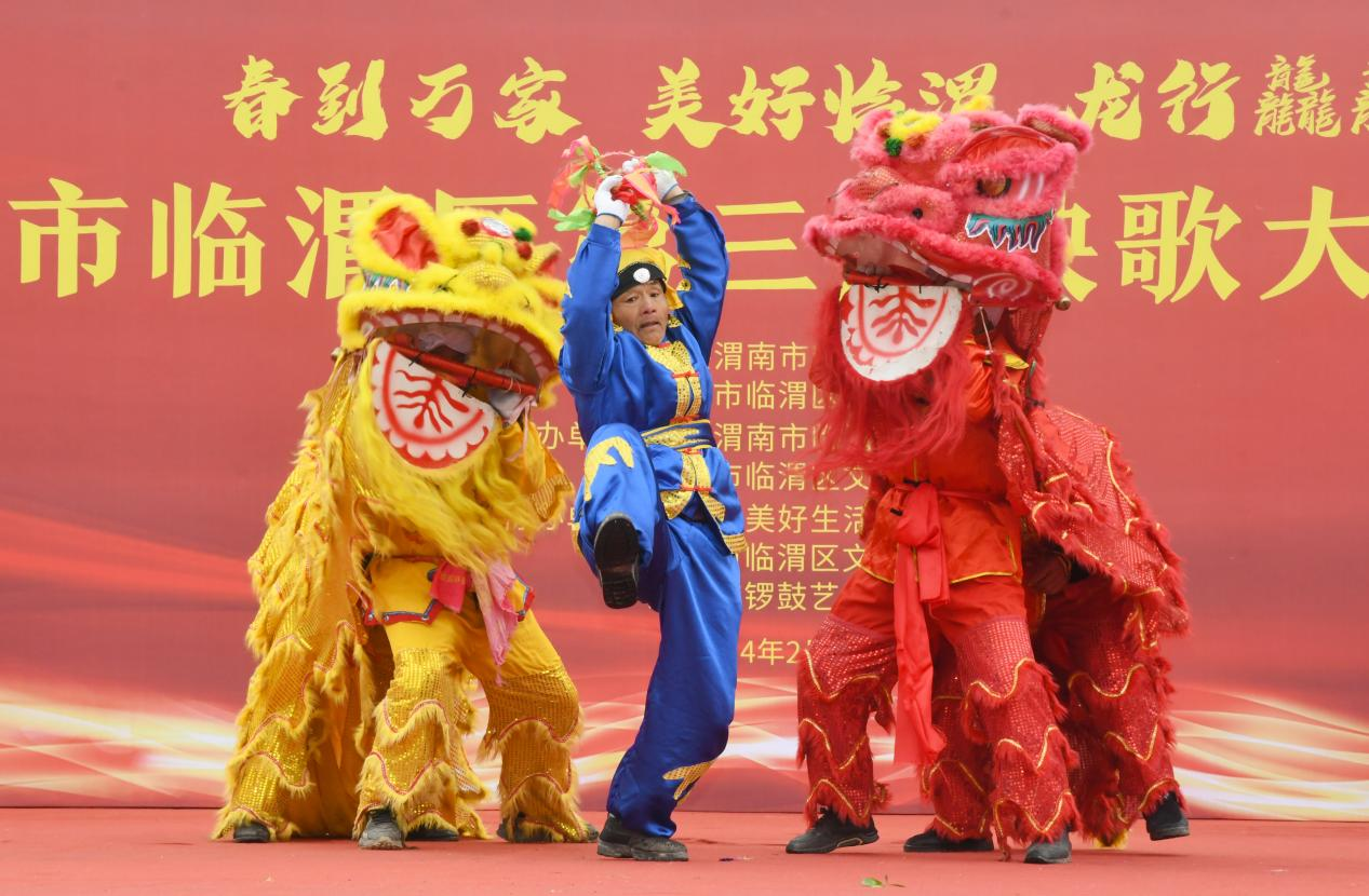 【镜观陕西】旋转、跳跃、“扭”不停歇 渭南临渭区千人秧歌“嗨”翻天_fororder_图片4