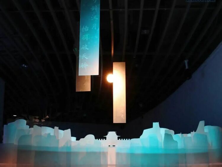 从“李白诗意”到“航天星海” 沉浸式艺术展带来多元体验! 从“李白诗意”到“航天星海” 沉浸式艺术展带来多元体验!