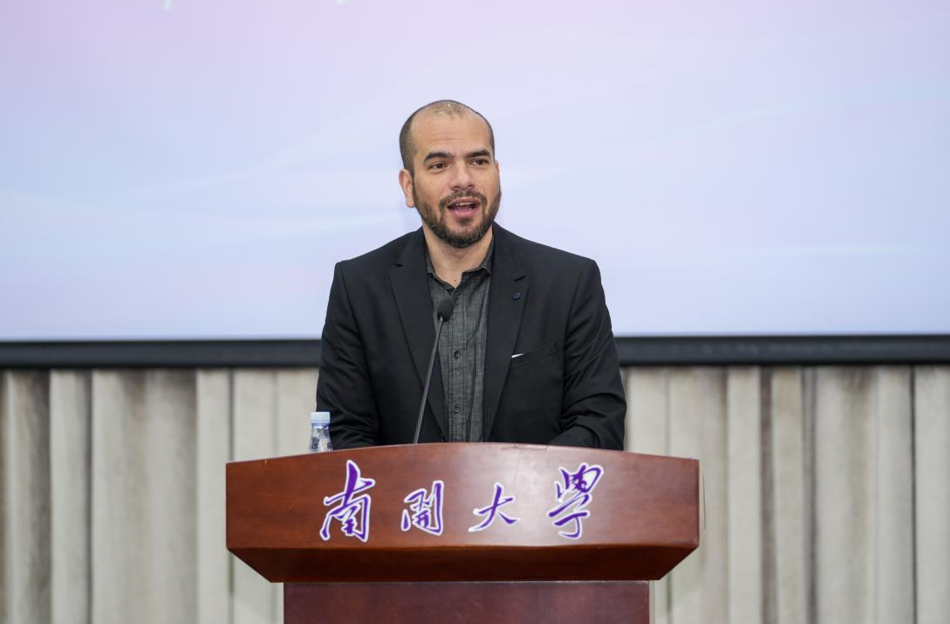 菲尔兹奖得主阿图尔·阿维拉受聘南开大学客座教授_fororder_2