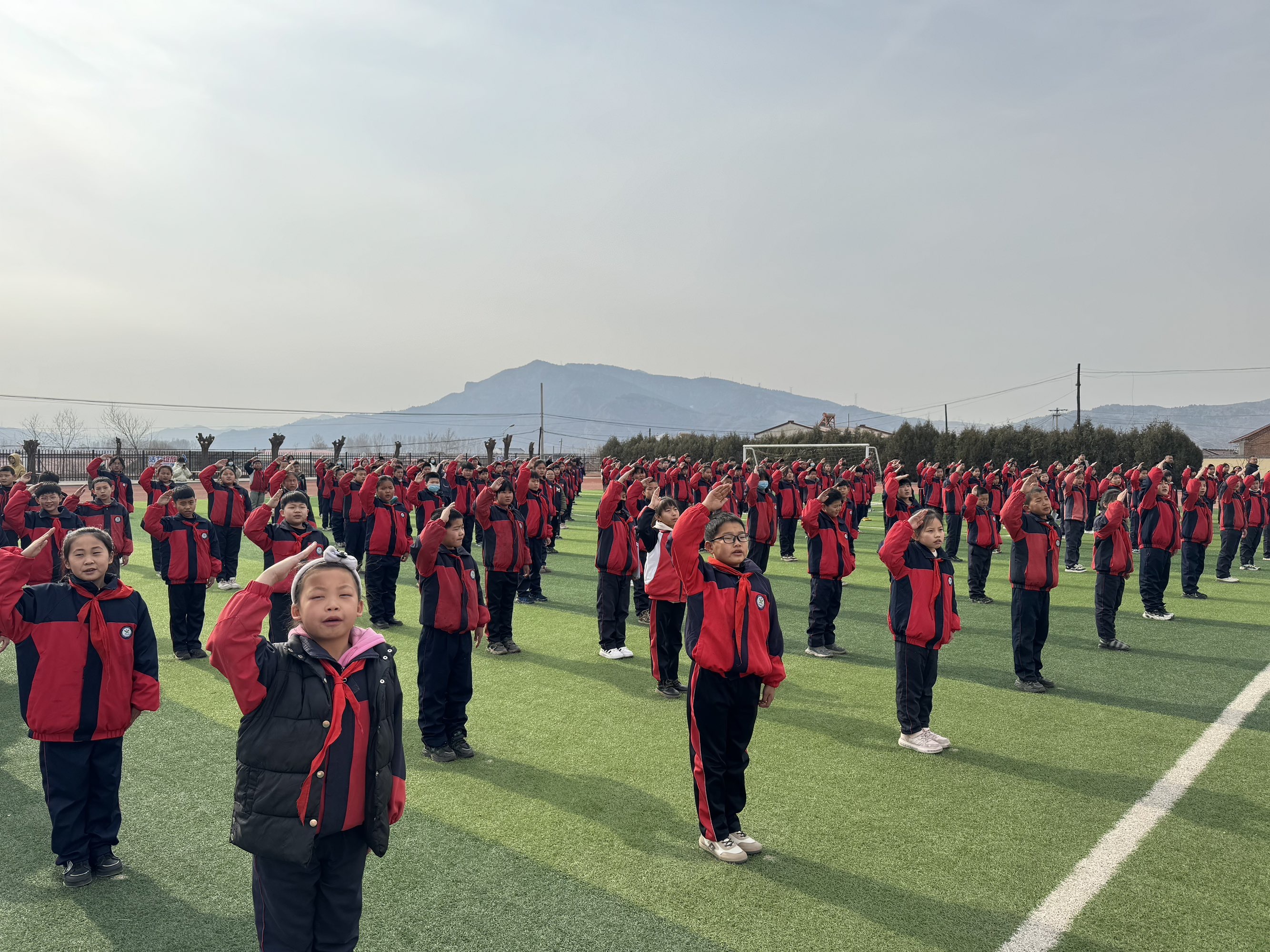 图片默认标题_fororder_滦平县金沟屯镇中心校开展“弘扬雷锋精神 传承红色基因”学雷锋系列活动。 宣传部供图