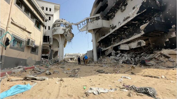 视频丨世卫结构总干事颁发加沙地带希法病院内部现状 断壁残垣一片狼籍