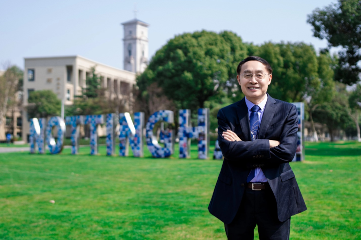 宁波再添一位院士校长!空缺两年后,宁波诺丁汉大学迎来第二位校长_fororder_1765714859573526528_720px