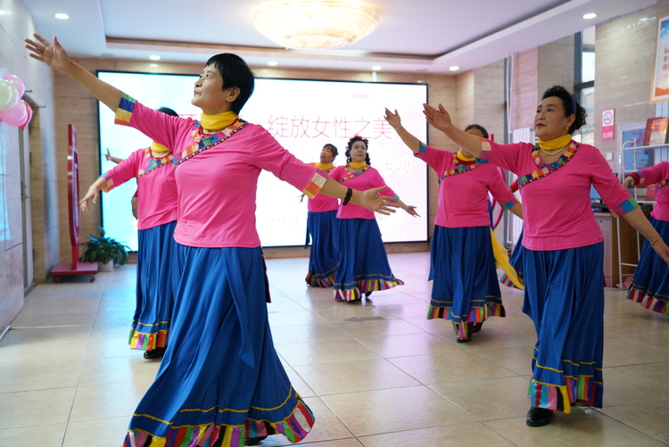 唐山开平:快乐来打卡 花式庆“三八”_fororder_2.JPG