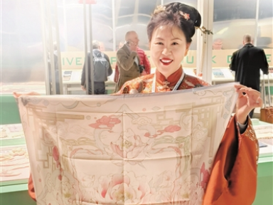 Luoyang's Silk Goes Abroad to Tell "Chinese Stories"_fororder_图片1