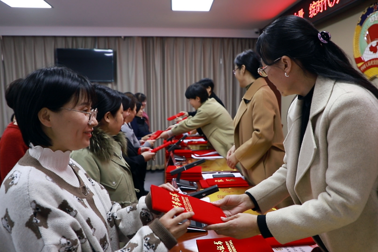 河北孟村:把温暖送给每个“她”_fororder_图片 2