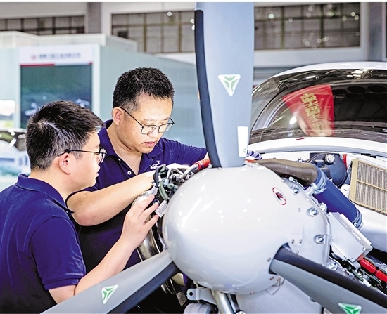 万丰航空板块抢抓低空经济战略机遇——看得准起得早,才能振翅高飞_fororder_1766601623318188034_720px