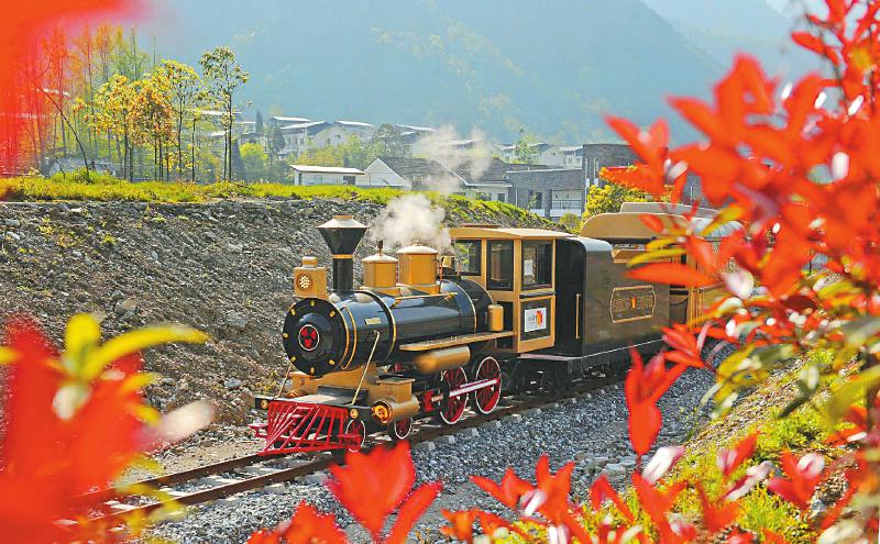 （焦点图，导航成都）绵竹清平矿车“变身”观光小火车 五一又添一耍处