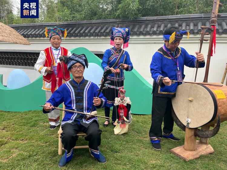 根本玩儿不完!看广西人“三月三”假期第一天有多热闹