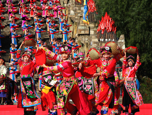 地区就统一以每年的农历十月初一为"羌年,开展庆祝活动;1988年,茂县