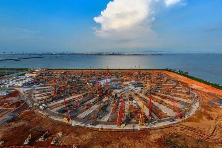 大湾区新地标!一线直连广州、中山,这个6万座甲级综合体育场提前封顶