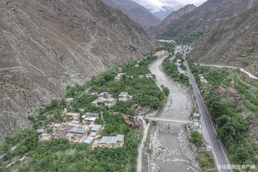 （导航成都）震后十年汶川车厘子出游记：90后羌族美女让车厘子“梦想插电”登上全民餐桌