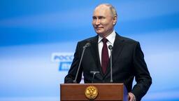 俄总统选举 普京何以压倒性胜出？