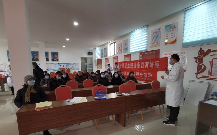 保定市莲池区:优质医疗服务进社区_fororder_图片四:焦庄镇卫生院邀请广安门医院保定医院专家开展健康知识讲座。(李岩摄)