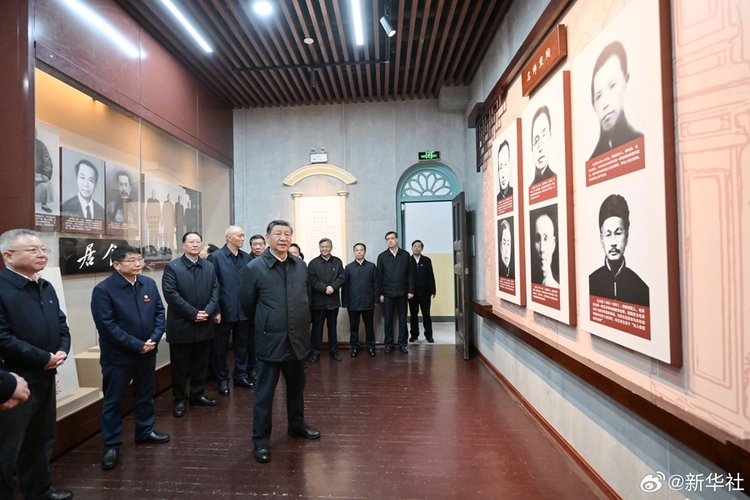 习近平考察湖南第一师范学院:学校的办学宗旨要引导学生立志报国